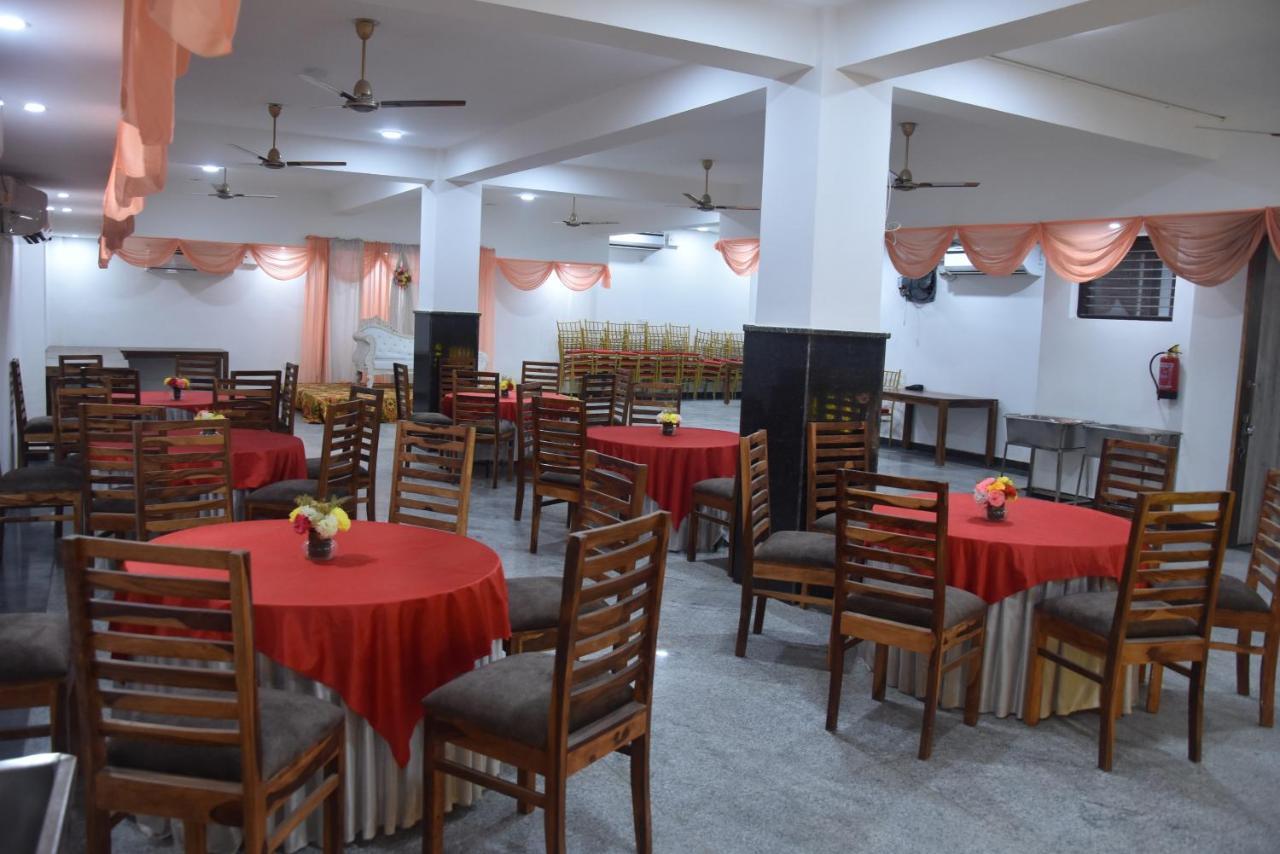 Hotel De Luxe Basai Road Gurgaon Exterior foto