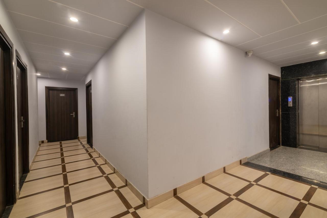 Hotel De Luxe Basai Road Gurgaon Exterior foto