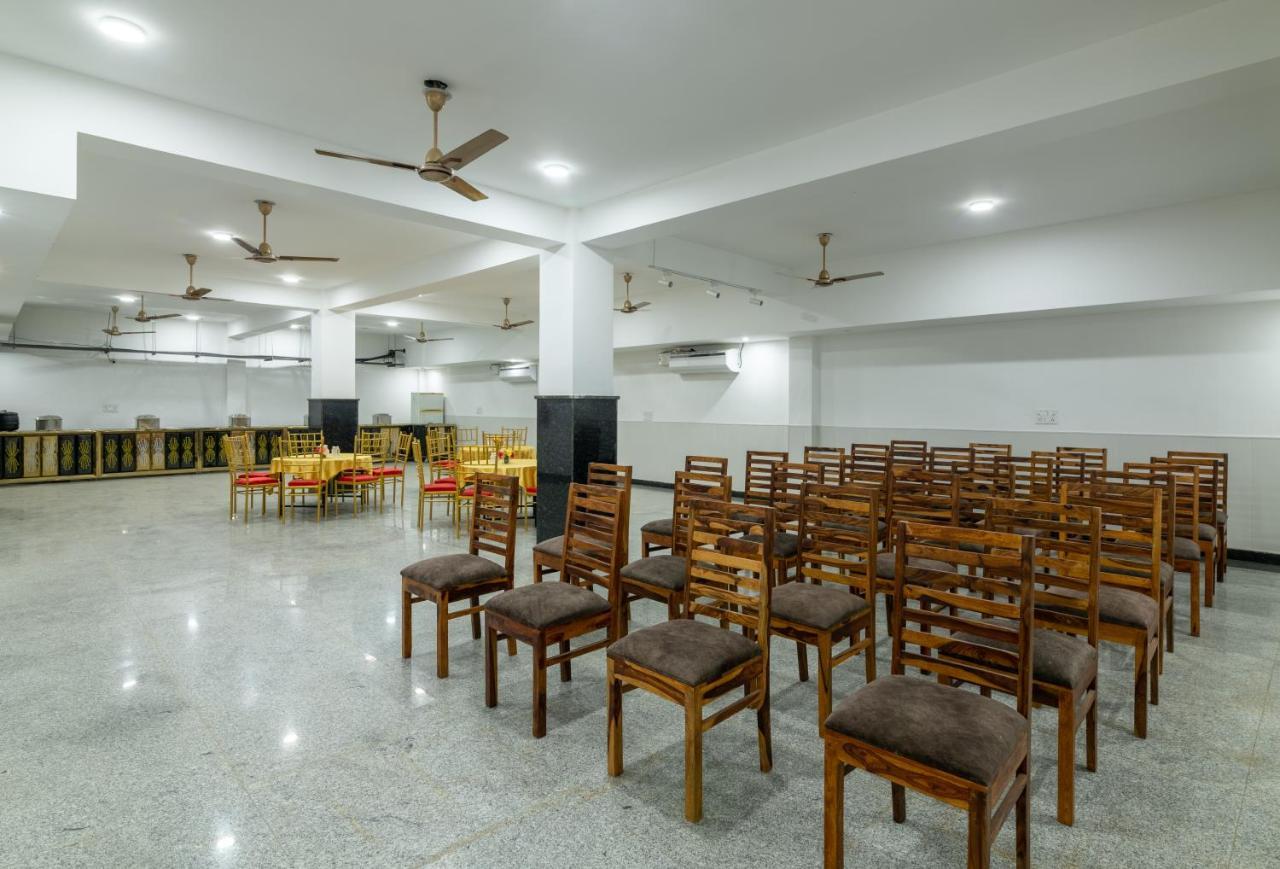 Hotel De Luxe Basai Road Gurgaon Exterior foto