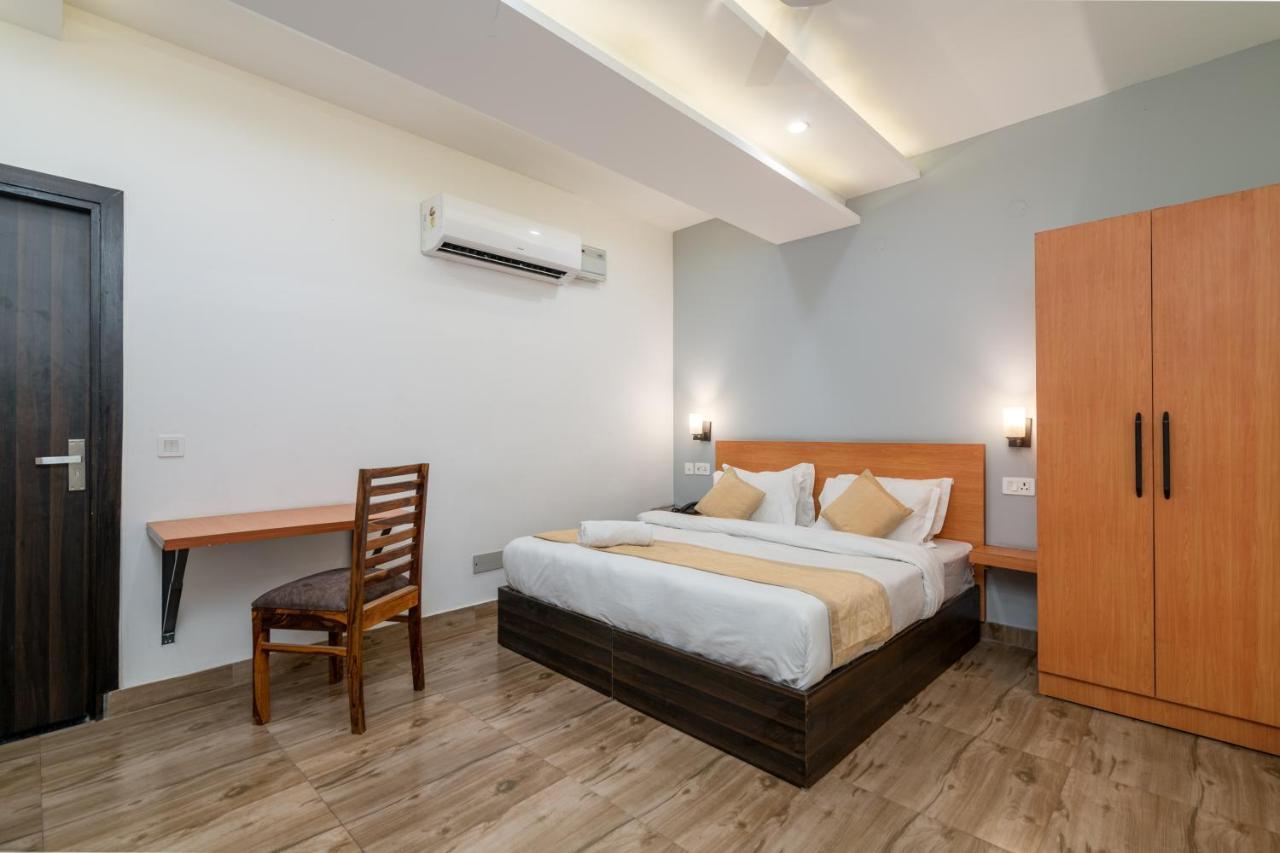 Hotel De Luxe Basai Road Gurgaon Exterior foto